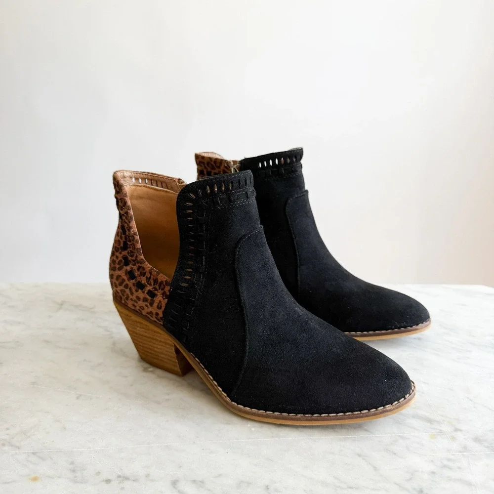 Corky's Boutique Index black leopard vegan suede‎ leather ankle boots size 7